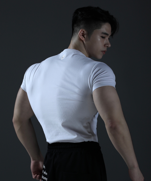 CARMID（カミド）の「ノーブルシャドウロゴ半袖[ホワイト]（Tシャツ/カットソー・メンズ・その他・1/2/3）」の7枚目の写真