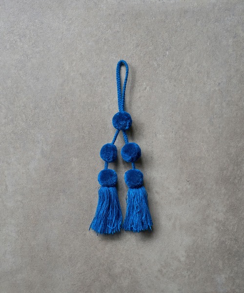 ROSE BUD(ローズバッド)の「Letra POM POM CHARM(チャーム・レディース・ブラウン/ブルー/パープル/グリーン・M)」の4枚目の写真