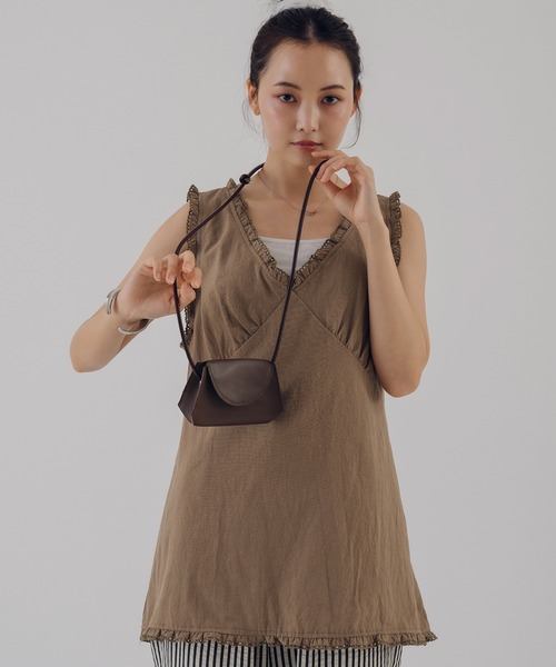 MUHET(ミュエータ)の「2 way synthetic leather mini flap pouch / 2wayシンセティックレザーミニポーチ(ボディバッグ/ウエストポーチ・レディース・ブラウン/ブラック・FREE)」の17枚目の写真