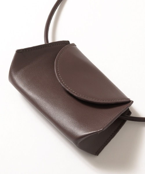 MUHET(ミュエータ)の「2 way synthetic leather mini flap pouch / 2wayシンセティックレザーミニポーチ(ボディバッグ/ウエストポーチ・レディース・ブラウン/ブラック・FREE)」の14枚目の写真