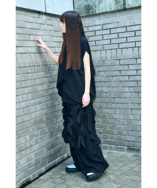 ENFOLD(エンフォルド)の「EGG DRAPE PULLOVER(タンクトップ・レディース・ブラック/ダークグリーン・38)」の5枚目の写真