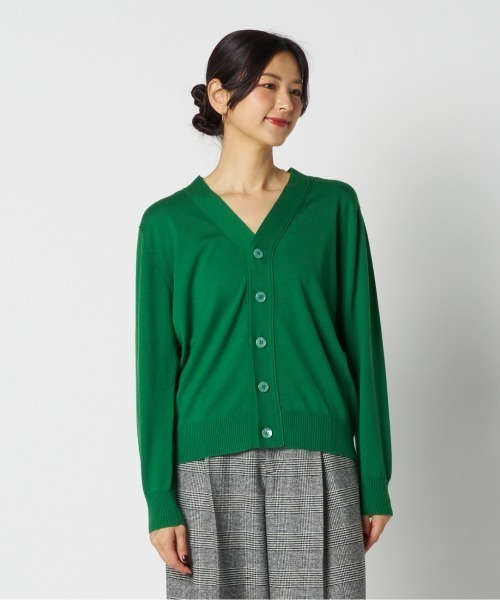 HELIOPOLE(エリオポール)の「<Letroyes> HENRI (V CARDIGAN) / アンリ Vネックカーディガン(ニット/セーター・レディース・アイボリー/ネイビー/グリーン/レッド/ブラウン・1/2)」の13枚目の写真