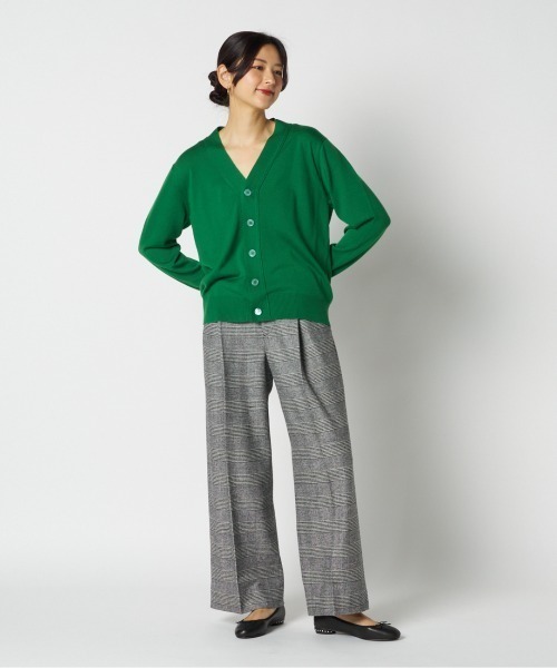 HELIOPOLE(エリオポール)の「<Letroyes> HENRI (V CARDIGAN) / アンリ Vネックカーディガン(ニット/セーター・レディース・アイボリー/ネイビー/グリーン/レッド/ブラウン・1/2)」の16枚目の写真