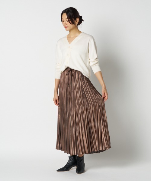 HELIOPOLE(エリオポール)の「<Letroyes> HENRI (V CARDIGAN) / アンリ Vネックカーディガン(ニット/セーター・レディース・アイボリー/ネイビー/グリーン/レッド/ブラウン・1/2)」の19枚目の写真