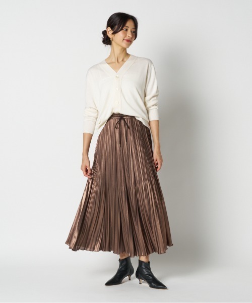 HELIOPOLE(エリオポール)の「<Letroyes> HENRI (V CARDIGAN) / アンリ Vネックカーディガン(ニット/セーター・レディース・アイボリー/ネイビー/グリーン/レッド/ブラウン・1/2)」の18枚目の写真