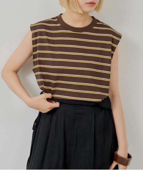 WHIMSIC（ウィムジック）の「【UNISEX/2サイズ展開】ボーダースリーブレスTシャツ（タンクトップ・メンズ・パープル/ブラウン/オフホワイト・2/1）」の2枚目の写真