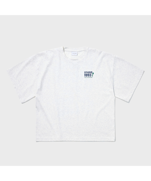 1993STUDIO(1993スタジオ)の「レトロマルチタイポオーバーサイズグラフィックTシャツ_ライトグレー(Tシャツ/カットソー・レディース・その他・SMALL/MEDIUM/LARGE)」の1枚目の写真