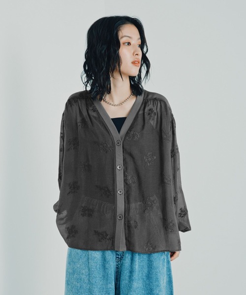 LEPSIM(レプシィム)の「シアー刺繍リブシャツカーディガン 1042907(カーディガン/ボレロ・レディース・ナチュラル/ブラック/ブラウン/チャコールグレー・FREE)」の3枚目の写真