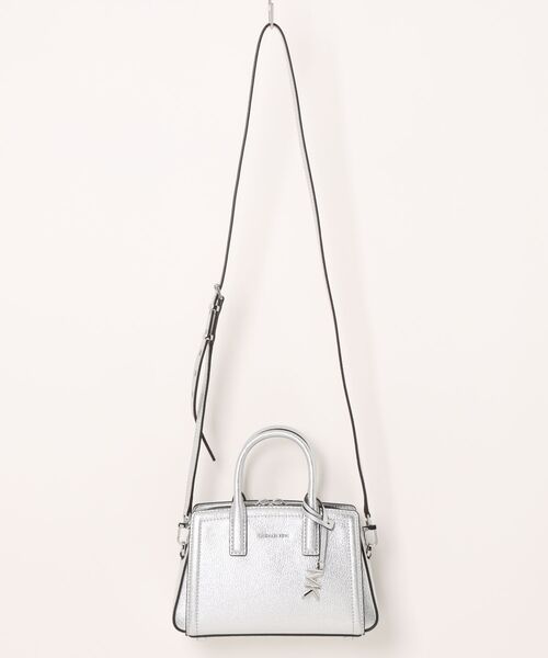 MICHAEL KORS(マイケルコース)の「LAILA メタリックレザー クロスボディ エクストラスモール(ショルダーバッグ・レディース・シルバー・FREE)」の4枚目の写真