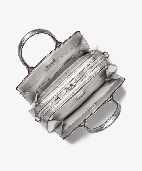 MICHAEL KORS(マイケルコース)の「LAILA メタリックレザー クロスボディ エクストラスモール(ショルダーバッグ・レディース・シルバー・FREE)」の3枚目の写真