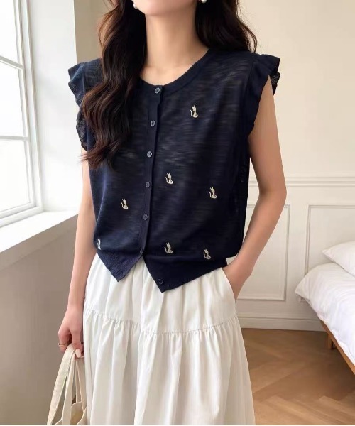 &soiree(アンドソワレ)の「猫刺繍入り袖フリルニットカーディガン(カーディガン/ボレロ・レディース・ネイビー系/ネイビー/ホワイト/ホワイト系その他/グリーン/ピンク・FREE)」の4枚目の写真