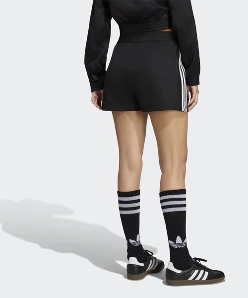adidas（アディダス）の「レース スリーストライプス ショーツ / ハーフパンツ / アディダスオリジナルス adidas Originals（その他パンツ・レディース・ブラック・XX-LARGE/LARGE/MEDIUM/SMALL/X-LARGE/X-SMALL）」の2枚目の写真