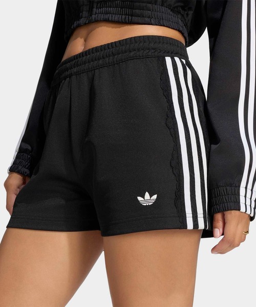 adidas（アディダス）の「レース スリーストライプス ショーツ / ハーフパンツ / アディダスオリジナルス adidas Originals（その他パンツ・レディース・ブラック・XX-LARGE/LARGE/MEDIUM/SMALL/X-LARGE/X-SMALL）」の3枚目の写真