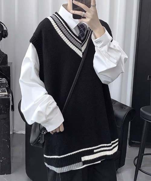 KELVIN(ケルヴァン)の「Line V-Neck Knit Vest ラインVネックニットベスト(ニット/セーター・メンズ・ブラック・LARGE/MEDIUM)」の3枚目の写真