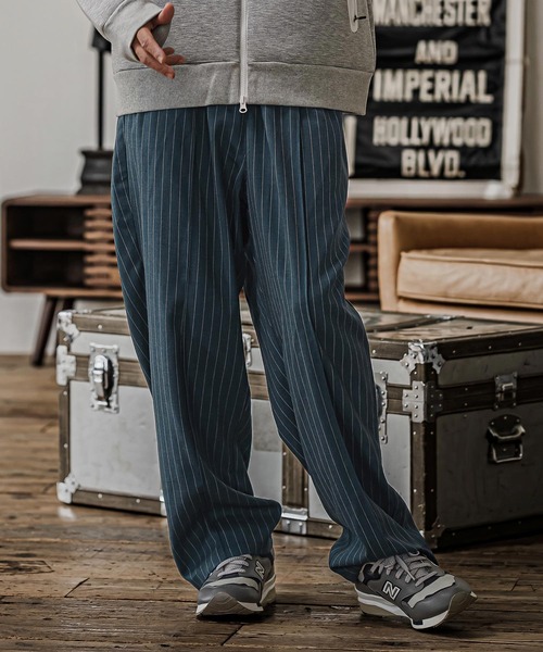 CAMBIO(カンビオ)の「mp15326- Pinstripe Pinched Tuck Wide Straight Pants ワイドストレートパンツ(CAM26AW-025)(その他パンツ・メンズ・ブラック/ネイビー/ブルー・S/M/L)」の5枚目の写真