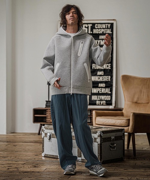 CAMBIO(カンビオ)の「mp15326- Pinstripe Pinched Tuck Wide Straight Pants ワイドストレートパンツ(CAM26AW-025)(その他パンツ・メンズ・ブラック/ネイビー/ブルー・S/M/L)」の7枚目の写真
