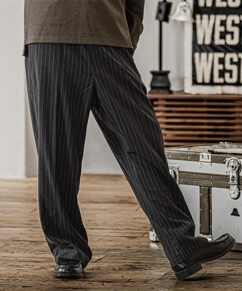 CAMBIO(カンビオ)の「mp15326- Pinstripe Pinched Tuck Wide Straight Pants ワイドストレートパンツ(CAM26AW-025)(その他パンツ・メンズ・ブラック/ネイビー/ブルー・S/M/L)」の10枚目の写真