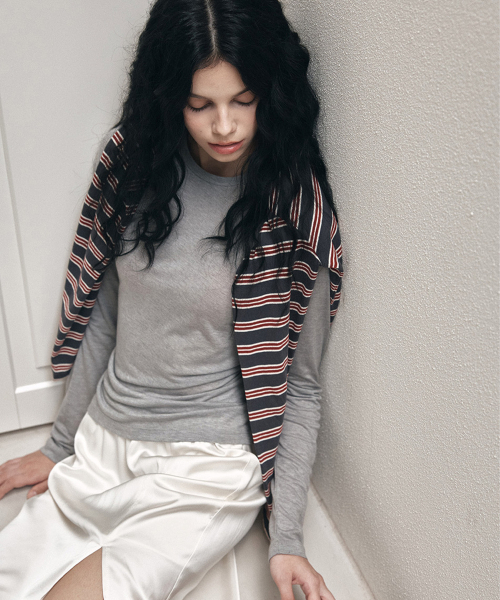 LOTSYOU(ロッツユー)の「Noa Wool Round neck T-shirt Melange Gray(Tシャツ/カットソー・レディース・その他・OS)」の4枚目の写真