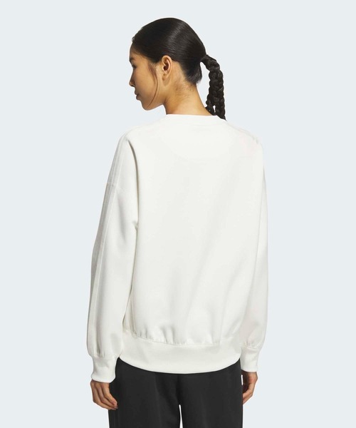 adidas(アディダス)の「エッセンシャルズ プラス スリーストライプス スペーサーニット ルーズフィット クルーネック プルオーバー / トレーナー / アディダス adidas(スウェット・レディース・ホワイト・MEDIUM/SMALL/X-LARGE/XX-LARGE/LARGE)」の2枚目の写真