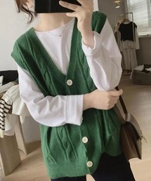 ケーブルボタンニットベスト