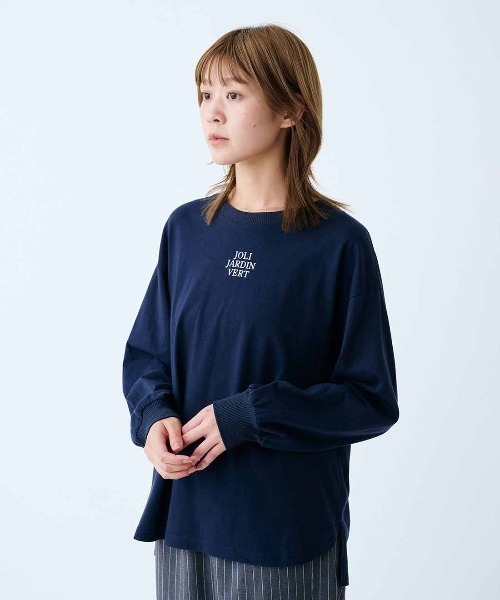Live in comfort(リブインコンフォート)の「リブ イン コンフォート オーガニックコットンで心地よく着られる 大人にちょうどいいスタメンロゴTシャツ(Tシャツ/カットソー・レディース・ホワイト/チャコールグレー/ネイビー・M/3L/LL/L)」の3枚目の写真