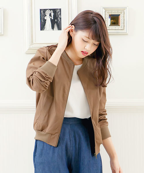 KOBE LETTUCE（コウベレタス）の「MA-1ブルゾンジャケット（MA-1・レディース・キャメル/ネイビー/ブラック/カーキ/レッド系その他/グリーン系その他/イエロー系その他/グリーン系その他2/ブルー系その他2/レッド系その他2/ブルー系その他/イエロー系その他2/ブラック系その他/ブラック系その他2・FREE）」の11枚目の写真