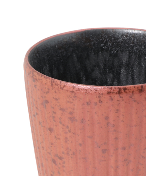 カヤ（カヤ）の「【カヤ】陶悦窯 有田焼 線彫 泡造りビアカップ / 石丸陶芸（グラス/マグカップ/タンブラー・レッド・FREE）」の2枚目の写真