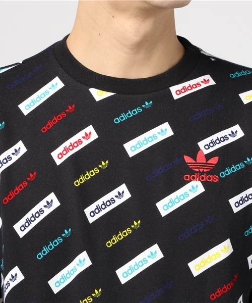 adidas（アディダス）の「オリジナルス スウェット [TREFOIL MONOGRAM SWEATSHIRT]（スウェット・メンズ・ブラック・X-LARGE/LARGE/X-SMALL/MEDIUM/SMALL/XX-LARGE）」の4枚目の写真
