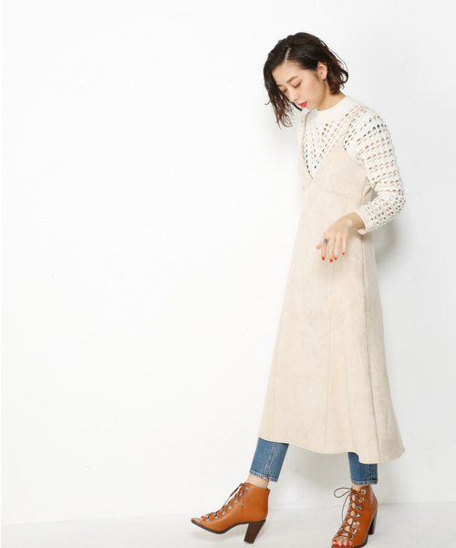 SLY(スライ)の「SUEDE LIKE ロングOP(ワンピース・レディース・ライトベージュ/キャメル・2/1)」の3枚目の写真