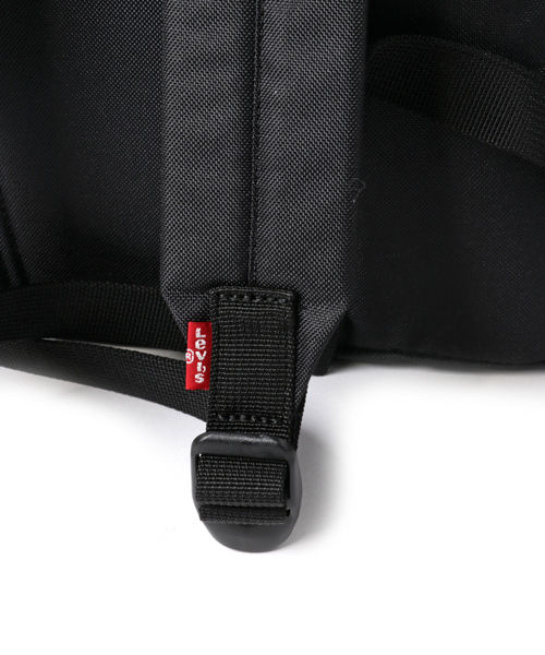 Levi's（リーバイス）の「SQUARE BASIC BACKPACK OV（バックパック/リュック・メンズ・ブラック・OS）」の6枚目の写真