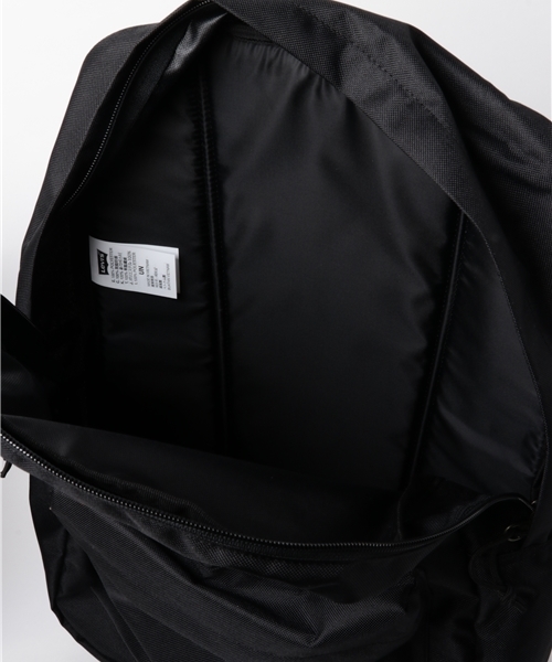 Levi's（リーバイス）の「SQUARE BASIC BACKPACK OV（バックパック/リュック・メンズ・ブラック・OS）」の2枚目の写真