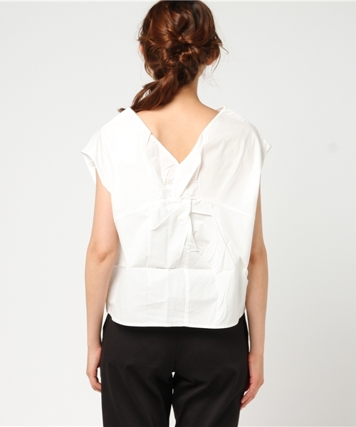 titivate(ティティベイト)の「タイプライターバッククロスブラウス(シャツ/ブラウス・レディース・ホワイト/レッド/カーキ・M)」の6枚目の写真