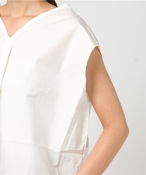 titivate(ティティベイト)の「タイプライターバッククロスブラウス(シャツ/ブラウス・レディース・ホワイト/レッド/カーキ・M)」の8枚目の写真