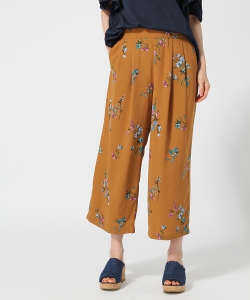 GLOBAL WORK(グローバルワーク)の「フラワーワイドストレートパンツ/763285(その他パンツ・レディース・ブラウン/ネイビー・MEDIUM/LARGE)」の1枚目の写真
