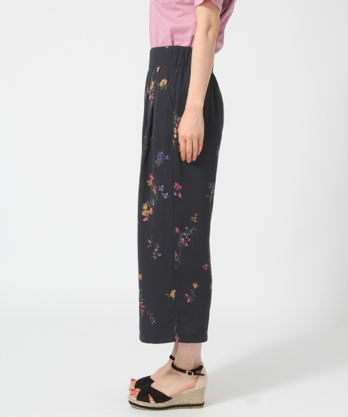 GLOBAL WORK(グローバルワーク)の「フラワーワイドストレートパンツ/763285(その他パンツ・レディース・ブラウン/ネイビー・MEDIUM/LARGE)」の5枚目の写真