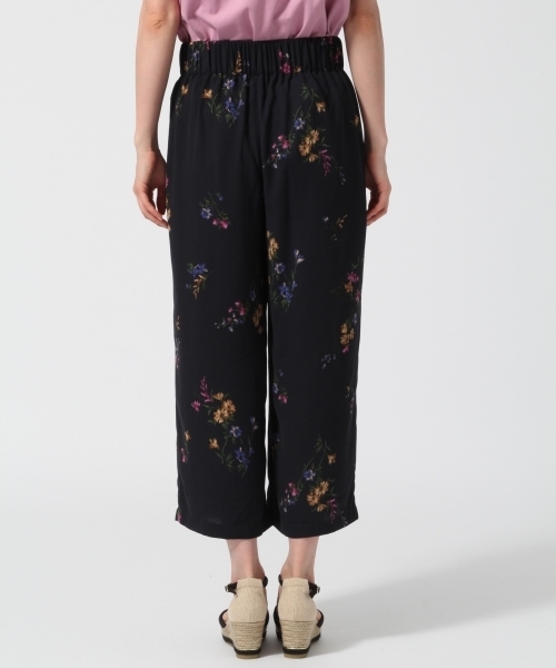 GLOBAL WORK(グローバルワーク)の「フラワーワイドストレートパンツ/763285(その他パンツ・レディース・ブラウン/ネイビー・MEDIUM/LARGE)」の6枚目の写真