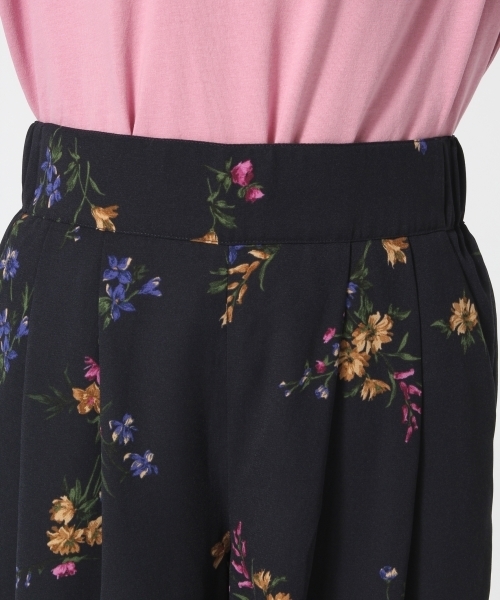 GLOBAL WORK(グローバルワーク)の「フラワーワイドストレートパンツ/763285(その他パンツ・レディース・ブラウン/ネイビー・MEDIUM/LARGE)」の7枚目の写真
