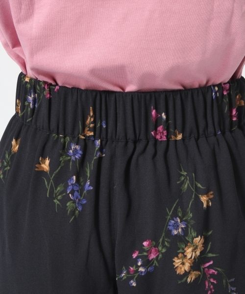 GLOBAL WORK(グローバルワーク)の「フラワーワイドストレートパンツ/763285(その他パンツ・レディース・ブラウン/ネイビー・MEDIUM/LARGE)」の10枚目の写真