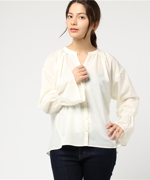 earth music&ecology（アースミュージックアンドエコロジー）の「・キャンディスリーブブラウス（シャツ/ブラウス・レディース・ブラウン/ネイビー/オフホワイト/ダークグリーン・FREE）」の2枚目の写真