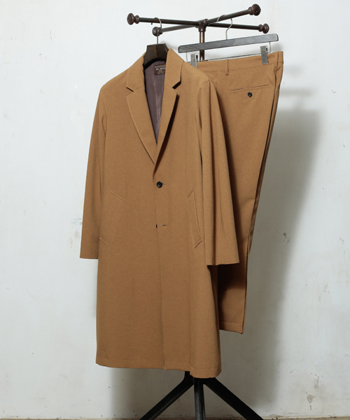 MR.OLIVE（ミスターオリーブ）の「RETORO POLYESTER OXFORD / WIDE SILHOUTTE LONG COAT（チェスターコート・メンズ・ブラック/ベージュ/オレンジ/ブルー・LARGE/MEDIUM/SMALL）」の16枚目の写真