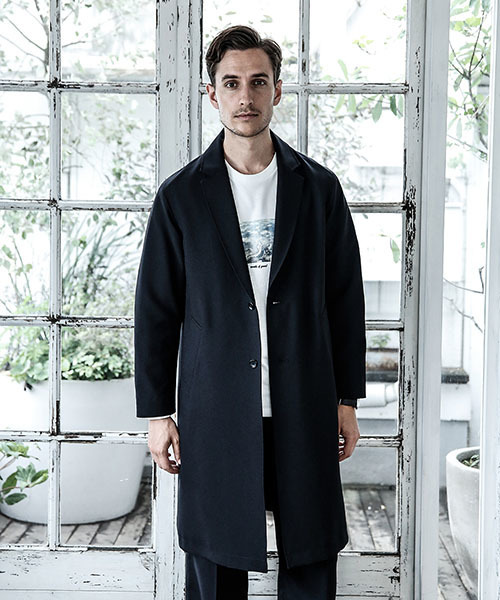 MR.OLIVE（ミスターオリーブ）の「RETORO POLYESTER OXFORD / WIDE SILHOUTTE LONG COAT（チェスターコート・メンズ・ブラック/ベージュ/オレンジ/ブルー・LARGE/MEDIUM/SMALL）」の6枚目の写真