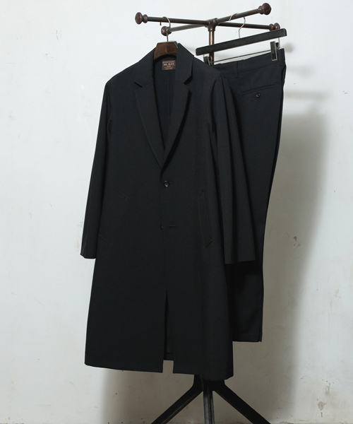 MR.OLIVE（ミスターオリーブ）の「RETORO POLYESTER OXFORD / WIDE SILHOUTTE LONG COAT（チェスターコート・メンズ・ブラック/ベージュ/オレンジ/ブルー・LARGE/MEDIUM/SMALL）」の21枚目の写真