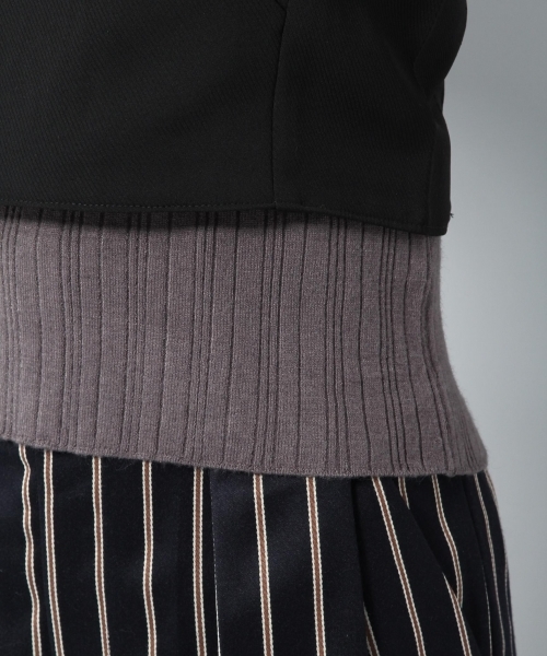 Andemiu（アンデミュウ）の「ビスチェＳＥＴリブニットプルオーバー778551（ニット/セーター・レディース・ブラック/オフホワイト/グレー・FREE）」の13枚目の写真