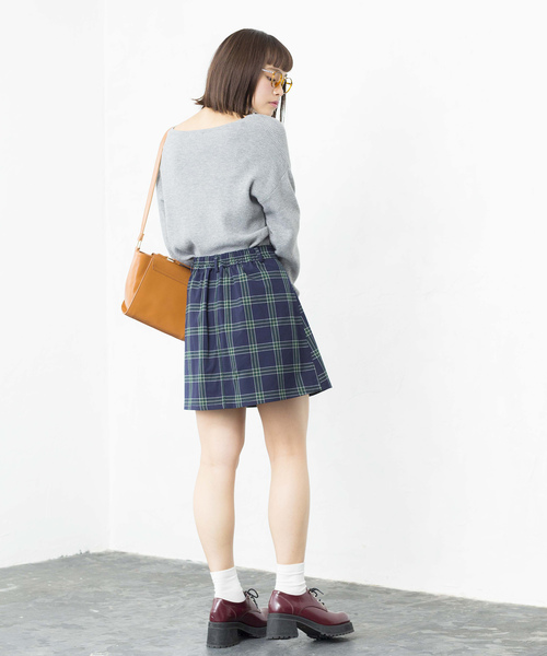 WEGO（ウィゴー）の「WEGO/前ボタンチェックタイトミニスカート（スカート・レディース・グレー系その他2/ブルー系その他2/ベージュ系その他2/イエロー系その他3/ブラック系その他2/ブラック系その他3/レッド系その他2・LARGE/MEDIUM）」の9枚目の写真