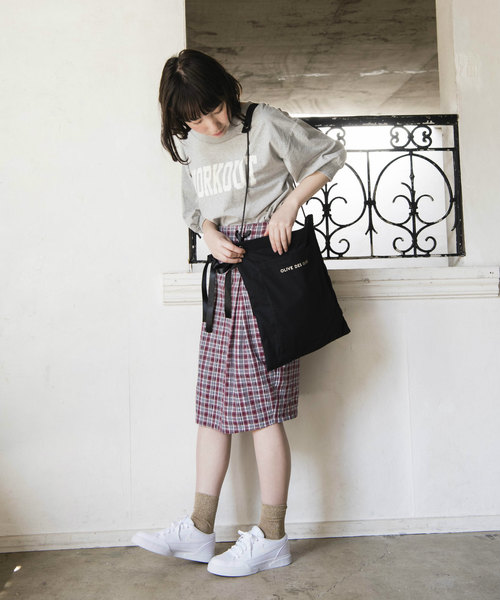 OLIVE des OLIVE(オリーブデオリーブ)の「ロゴオフショルプルオーバー(Tシャツ/カットソー・レディース・グレー/オフホワイト/サックスブルー・FREE)」の12枚目の写真