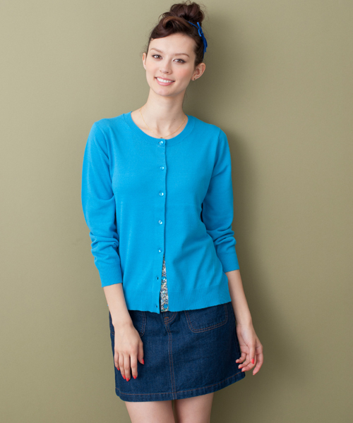 green label relaxing（グリーンレーベルリラクシング）の「SelfWash UV LBTY カーディガン（カーディガン/ボレロ・レディース・ダークグレー/ピンク/ケリー/コバルトブルー/ワインレッド/ロイヤルブルー/イエロー・38/40）」の3枚目の写真