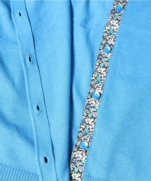 green label relaxing（グリーンレーベルリラクシング）の「SelfWash UV LBTY カーディガン（カーディガン/ボレロ・レディース・ダークグレー/ピンク/ケリー/コバルトブルー/ワインレッド/ロイヤルブルー/イエロー・38/40）」の15枚目の写真