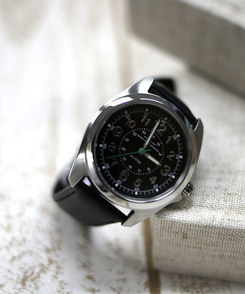 green label relaxing(グリーンレーベルリラクシング)の「GLR MILITARY WATCH腕時計(アナログ腕時計・メンズ・ブラック/ネイビー・フリー)」の2枚目の写真