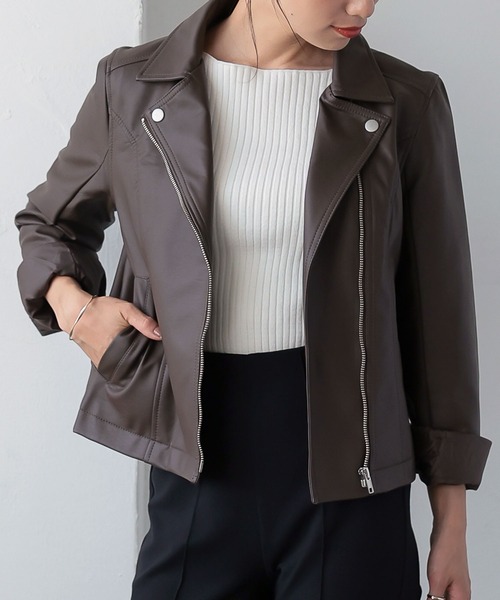 KOBE LETTUCE（コウベレタス）の「フェイクレザーライダースジャケット（ライダースジャケット・レディース・グレイッシュベージュ/ピンクベージュ/アイボリー/ブラック/ベージュ系その他/ブラウン系その他/モカ/ライトグレー/ホワイト系その他/グレー系その他/ベージュ系・FREE）」の16枚目の写真