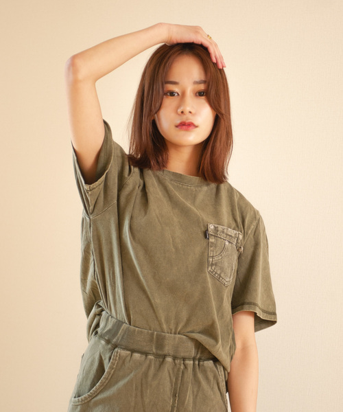 ROGER AND RAW（ロジャーアンドロウ）の「Roger&Raw/ピグメントBackドレープP/O（Tシャツ/カットソー・レディース・ネイビー/ブラウン/カーキ/スミクロ/ライトベージュ・M）」の4枚目の写真